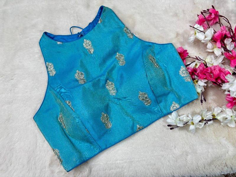 Resham Rekha Embroidered Halter neck Blouse - View 3