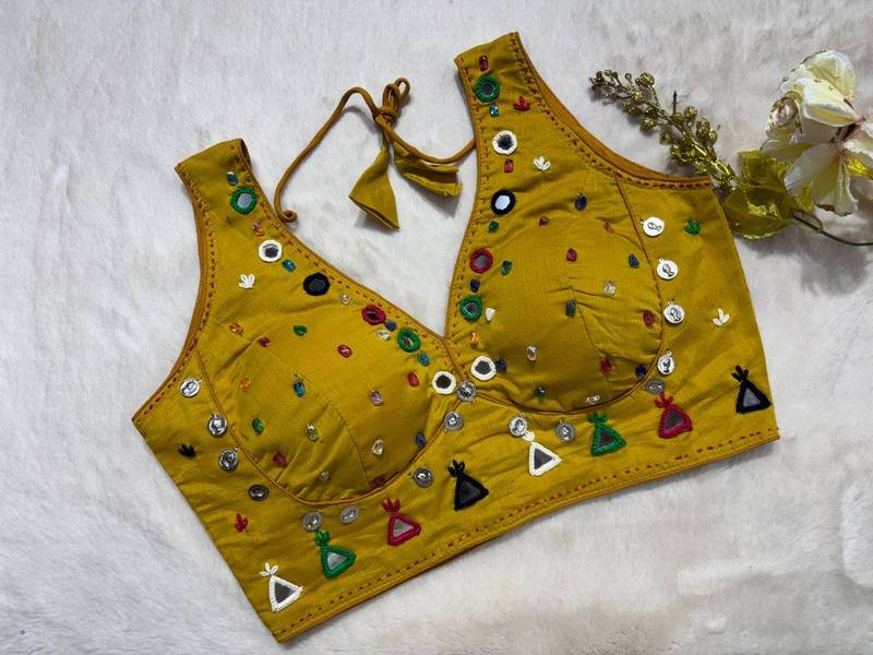 Heera Navratri Blouse - View 8