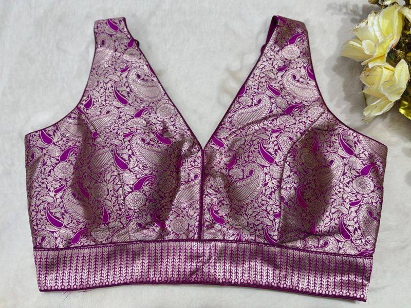 Noorani V-Back Blouse - View 8