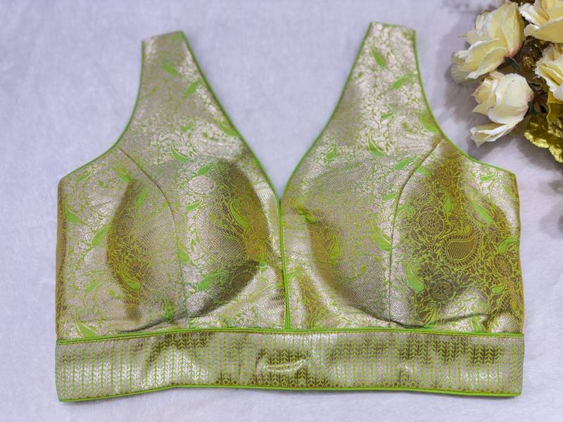Noorani V-Back Blouse - View 7