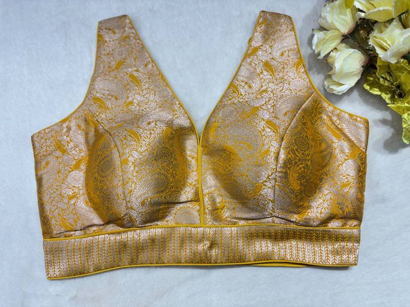 Noorani V-Back Blouse - View 11