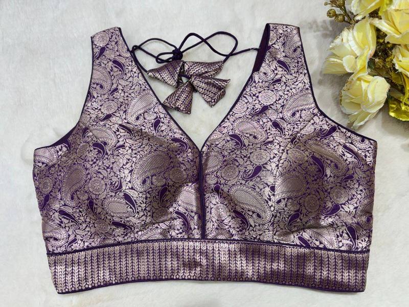 Noorani V-Back Blouse - View 5