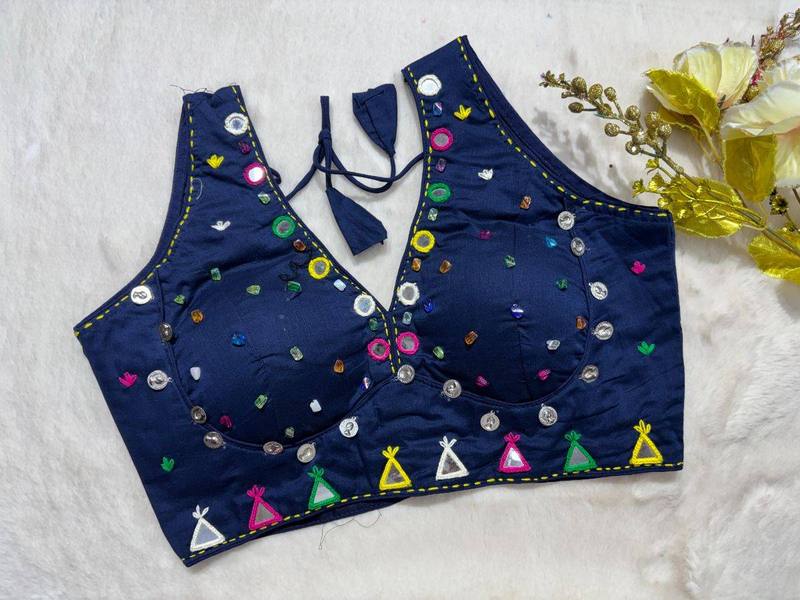 Heera Navratri Blouse - View 4